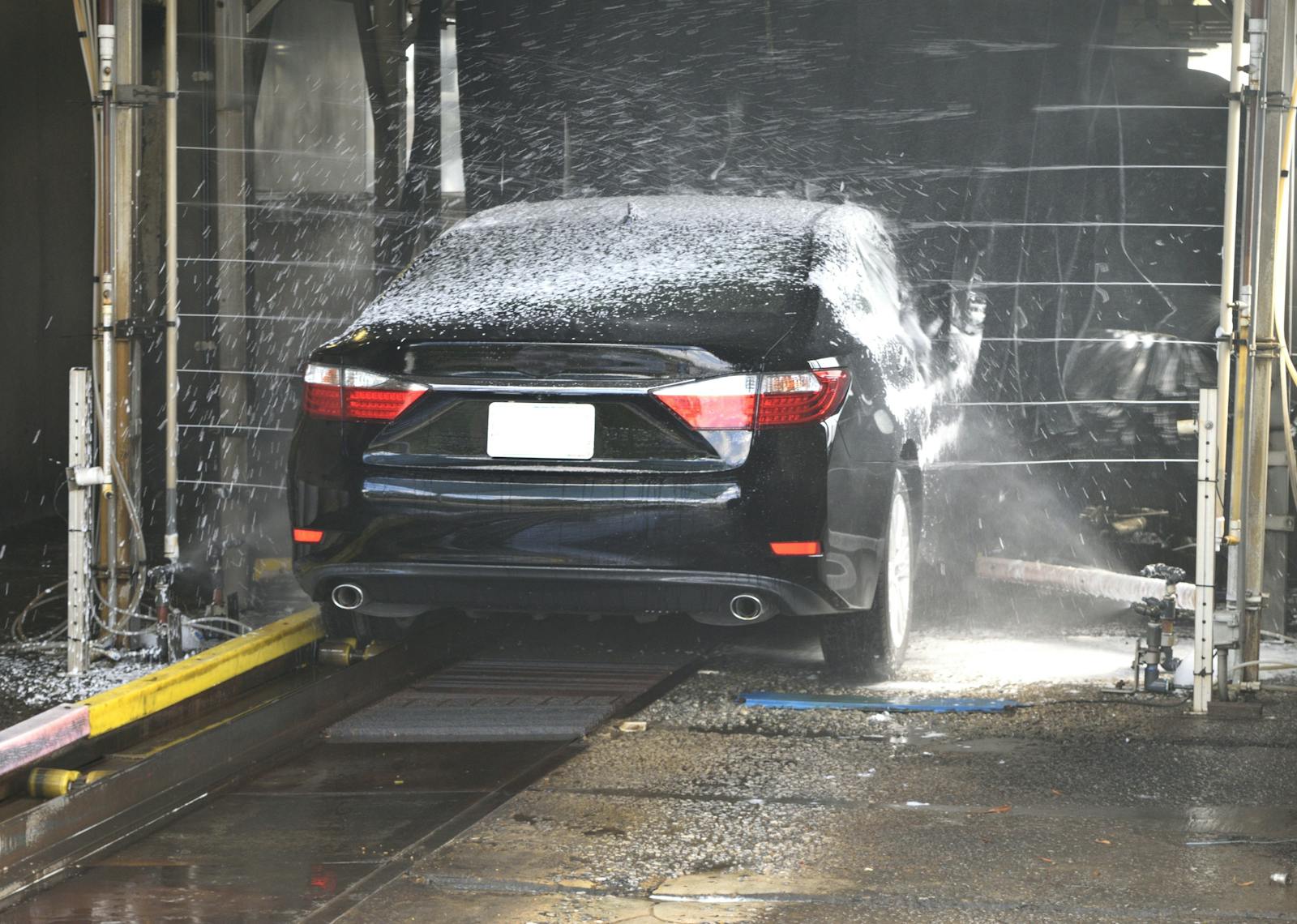 Car entering automatic wash